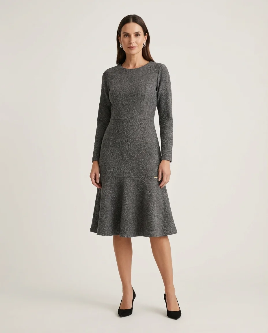 Vestido em Lãzinha Texturizada com Barra Evasê