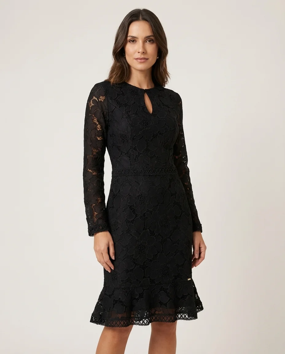 Vestido de Renda Preto Manga Longa Via Caruso