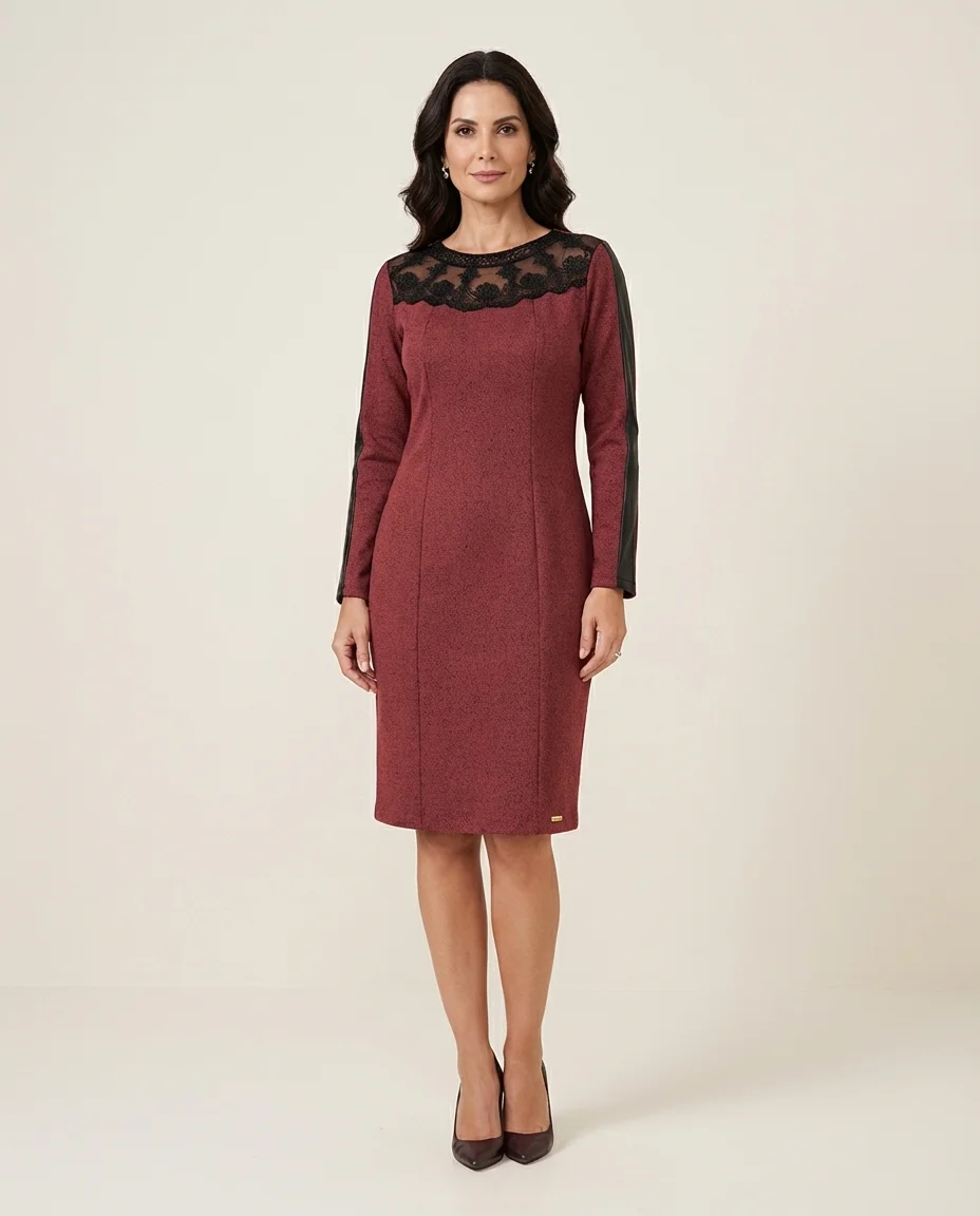 Vestido em Lãzinha com Renda e Detalhes em Couro