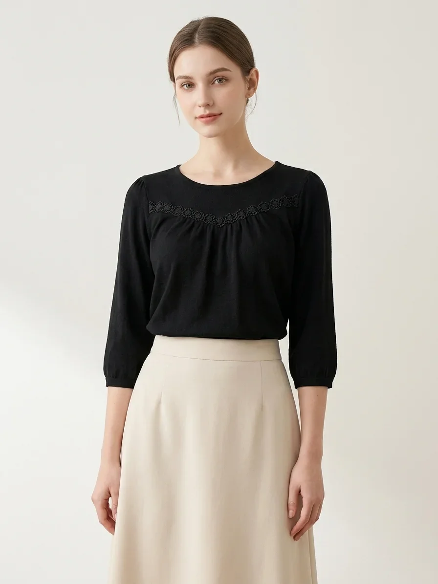 Blusa Hapuk Arlete Preta em Malha com Detalhe Guipir