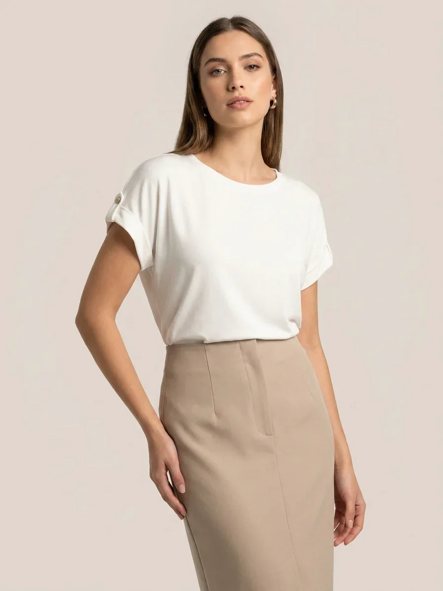 Blusa Emanuelly Hapuk em Malha Off White com Detalhe na Manga