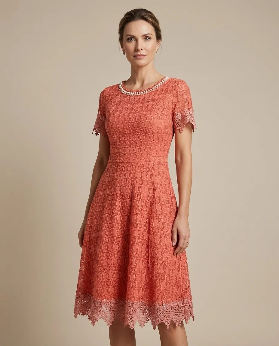 Vestido Rodado de Renda Salmão com Gola Pérola